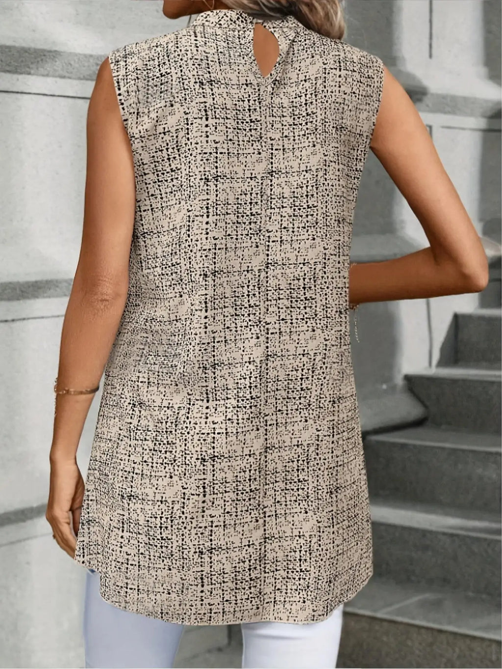 Half-Turtleneck Printed Dovetail Sleeveless Top
